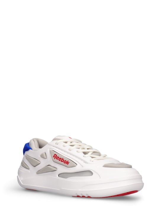 Reebok Classics: Club C Fwd sneakers - Blue Tab - men_2 | Luisa Via Roma