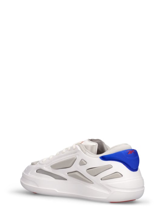 Reebok Classics: Club C Fwd sneakers - Blue Tab - men_3 | Luisa Via Roma