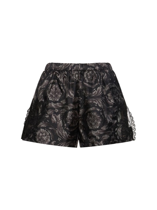 Versace: Shorts in twill di seta con stampa Barocco - Nero - women_0 | Luisa Via Roma