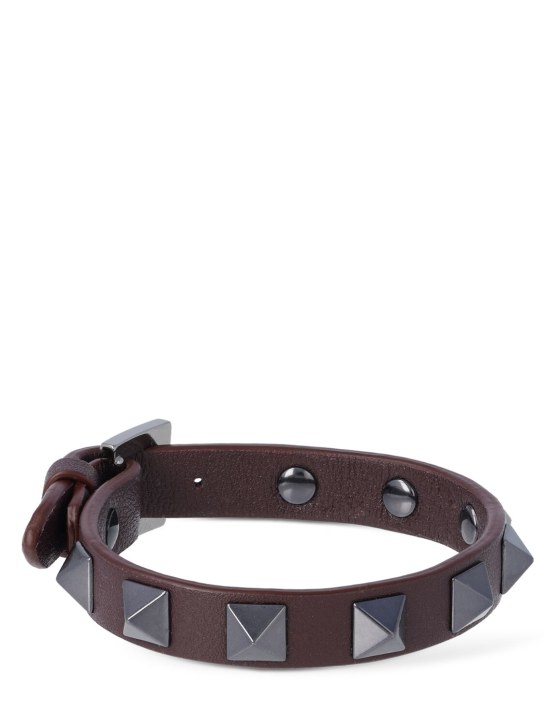 Valentino Garavani: Rockstud leather belt bracelet - Rubin/Black - men_1 | Luisa Via Roma