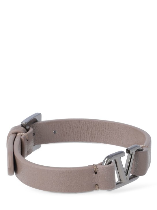 Valentino Garavani: V Logo leather belt bracelet - Clay/Black - women_1 | Luisa Via Roma