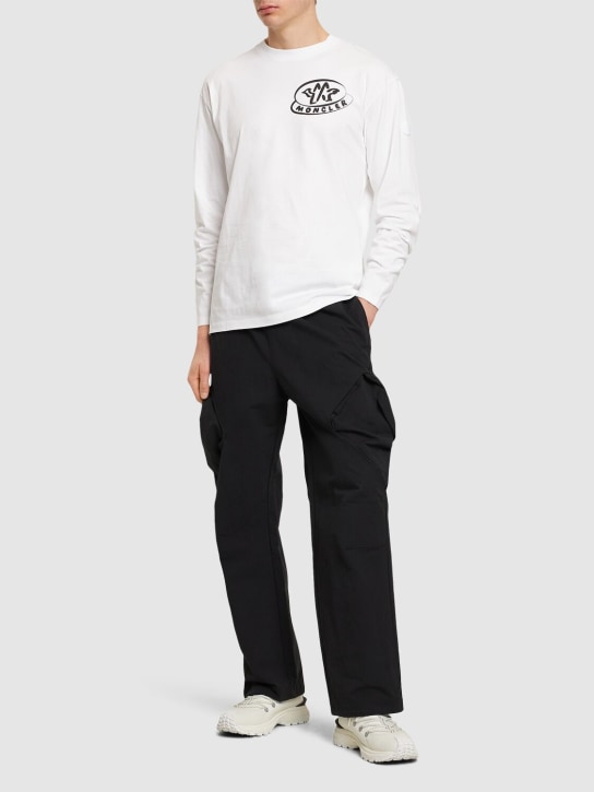 Moncler: Camiseta de algodón con logo - Blanco - men_1 | Luisa Via Roma