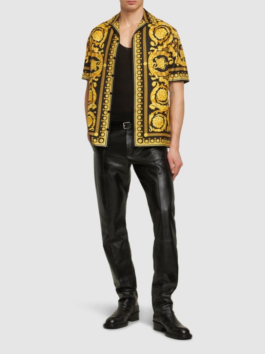 Versace: Camisa de seda con estampado Barocco - Negro/Dorado - men_1 | Luisa Via Roma