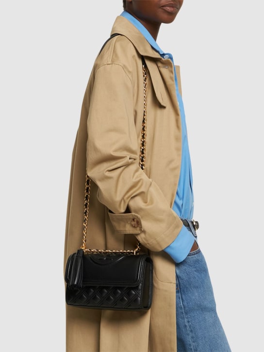 Tory Burch: Small Fleming leather shoulder bag - Siyah - women_1 | Luisa Via Roma