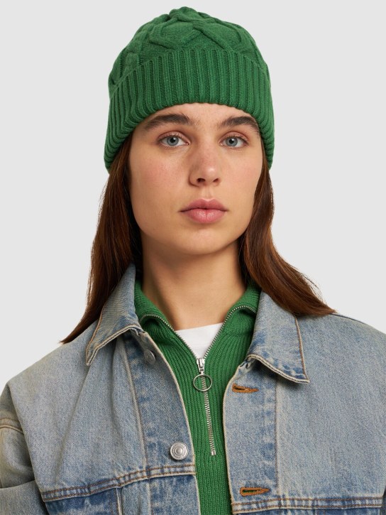 Varley: Chamond cable knit beanie - Green - women_1 | Luisa Via Roma