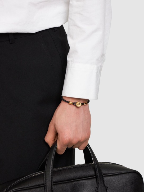 Versace: Bracelet en métal et cuir - Noir/Or - men_1 | Luisa Via Roma
