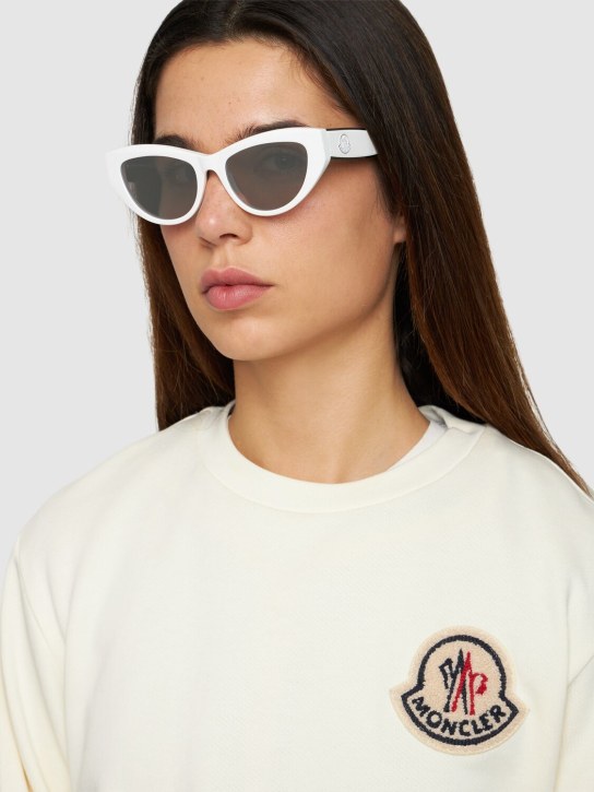 Moncler: Katzenaugen-Sonnenbrille aus Acetat „Modd“ - Shiny White - women_1 | Luisa Via Roma