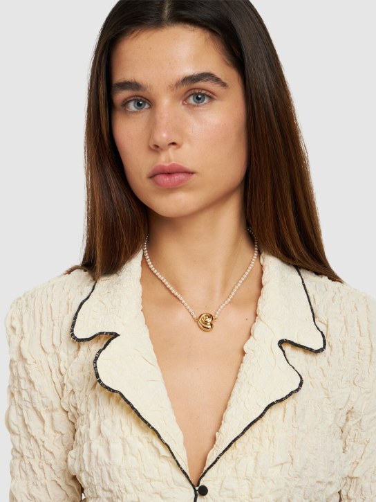 Timeless Pearly: Pearl & Shell necklace - White/Gold - women_1 | Luisa Via Roma