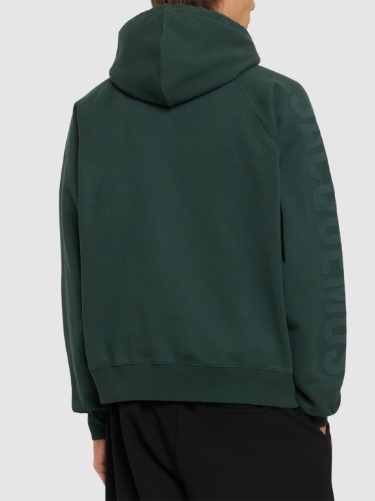 Jacquemus: Felpa Le Hoodie Typo in cotone - men_2 | Luisa Via Roma