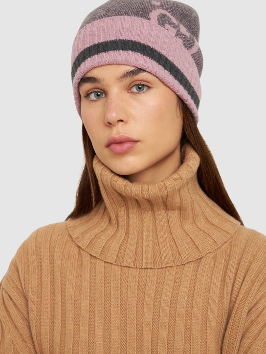 Gucci: GG motif cashmere knit hat - Pink/Grey - women_1 | Luisa Via Roma