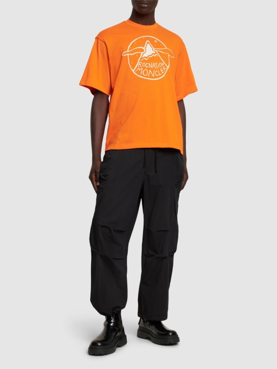 Moncler Genius: Moncler x Roc Nation designed by JAY-Z T恤 - Bright Orange - men_1 | Luisa Via Roma