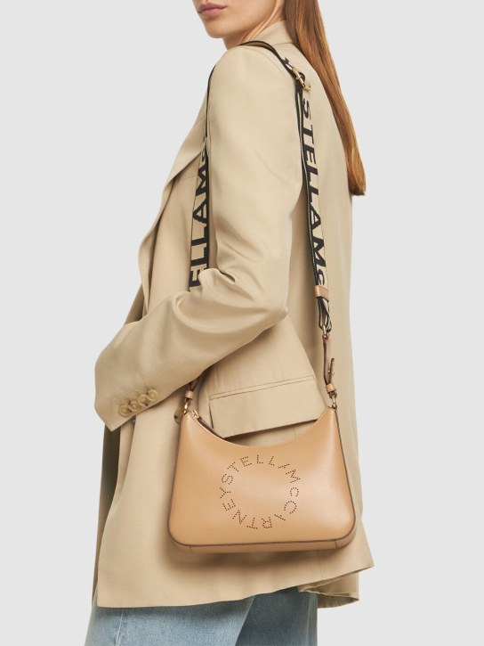 Stella McCartney: Alter Mat faux leather shoulder bag - Kum rengi - women_1 | Luisa Via Roma