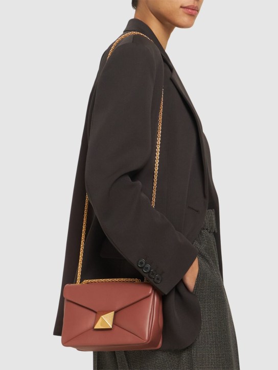 Valentino Garavani: Large One Stud leather shoulder bag - Ginger Bread - women_1 | Luisa Via Roma