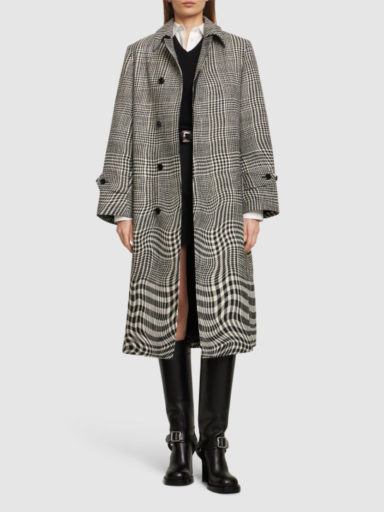 Burberry: Manteau en soie mélangée à boutonnage simple - Gris/Blanc - women_1 | Luisa Via Roma