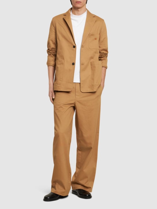 Acne Studios: Workwear-Anzug aus Baumwolltwill „Oltor“ - Kamelhaarfarben - men_1 | Luisa Via Roma