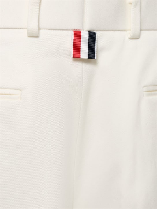 Thom Browne: Low rise cotton belt loop pants - men_3 | Luisa Via Roma