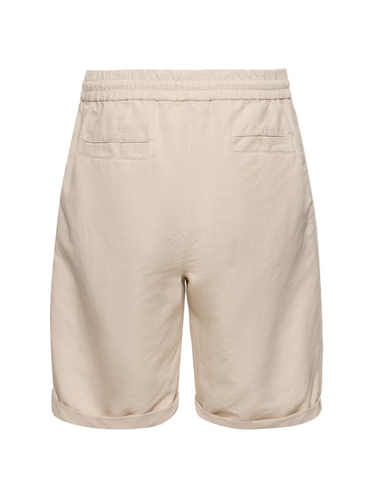Brunello Cucinelli: Cotton & linen Bermuda shorts - men_4 | Luisa Via Roma