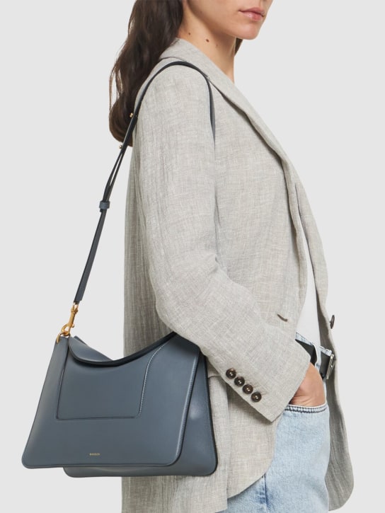 Wandler: Grand sac porté épaule en cuir Penelope - Charcoal Crust - women_1 | Luisa Via Roma