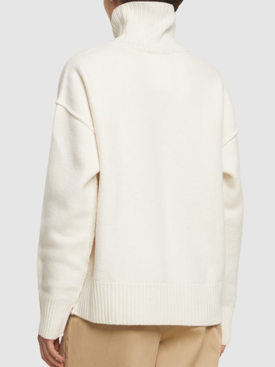 AMI Paris: Red Ami De Coeur wool turtleneck sweater - women_2 | Luisa Via Roma