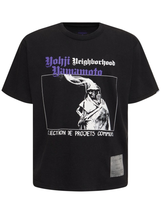 Yohji Yamamoto: T-Shirt aus Bio-Baumwolle „Neighborhood x x Yohji“ - Schwarz - men_0 | Luisa Via Roma