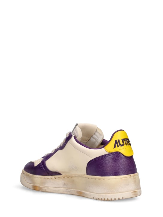 Autry: Medalist Super Vintage low sneakers - men_3 | Luisa Via Roma