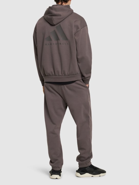 adidas Originals: One Fleece Basketball hoodie - Kahverengi - men_1 | Luisa Via Roma