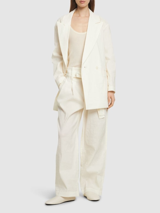 ISSEY MIYAKE: 绸缎双排扣夹克 - 白色 - women_1 | Luisa Via Roma