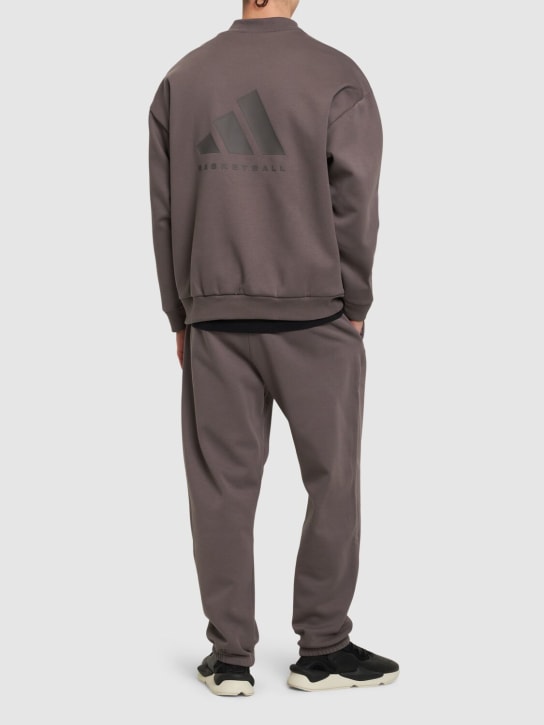 adidas Originals: One Fleece Basketball sweatshirt - Kahverengi - men_1 | Luisa Via Roma