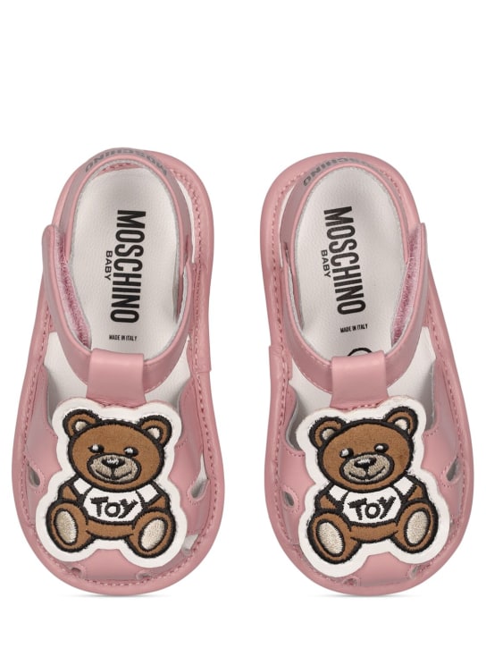 Moschino: Leather pre-walker shoes w/ patch - Pink - kids-girls_1 | Luisa Via Roma