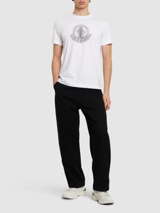 Moncler: Logo cotton t-shirt - オプティカルホワイト - men_1 | Luisa Via Roma
