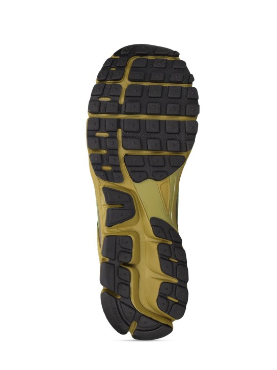 Nike: Zoom Vomero 5 sneakers - Green - men_4 | Luisa Via Roma