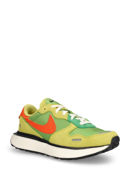 Nike: Sneakers Phoenix Waffle - Chlorophyll/Saf - women_1 | Luisa Via Roma