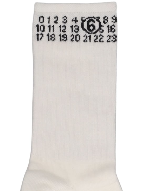MM6 Maison Margiela: Socken aus Baumwollmischgewebe mit Logo - Weiß - kids-girls_1 | Luisa Via Roma