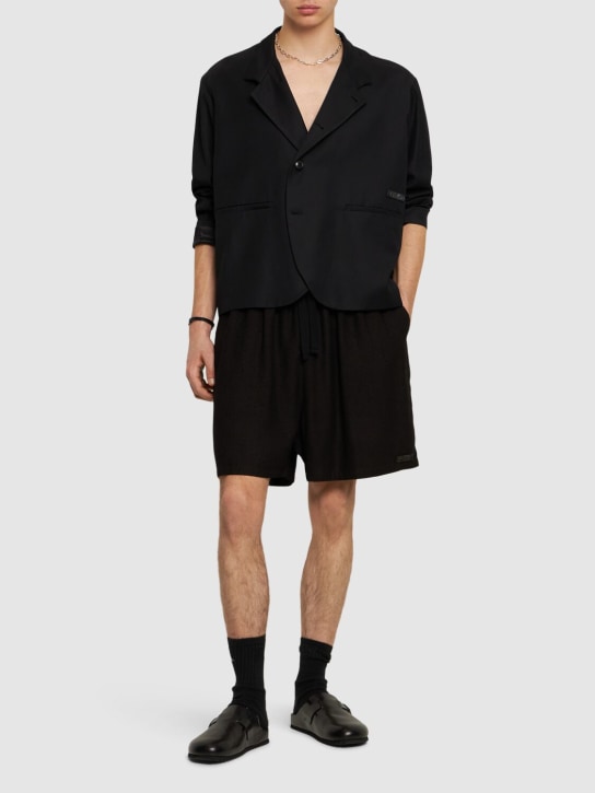 4SDesigns: 宽松粘胶纤维混纺绸缎短裤 - 黑色 - men_1 | Luisa Via Roma