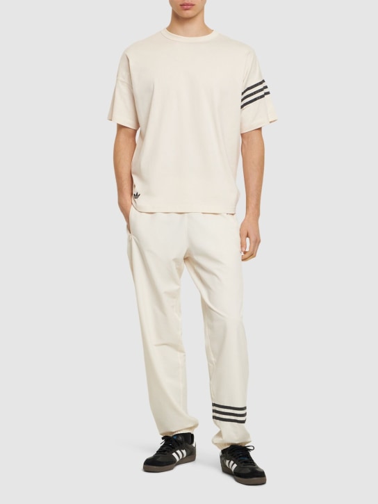 adidas Originals: T-Shirt aus Baumwolle „Neuclassic“ - Weiß - men_1 | Luisa Via Roma