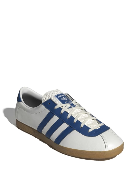 adidas Originals: London sneakers - White/Blue - men_1 | Luisa Via Roma
