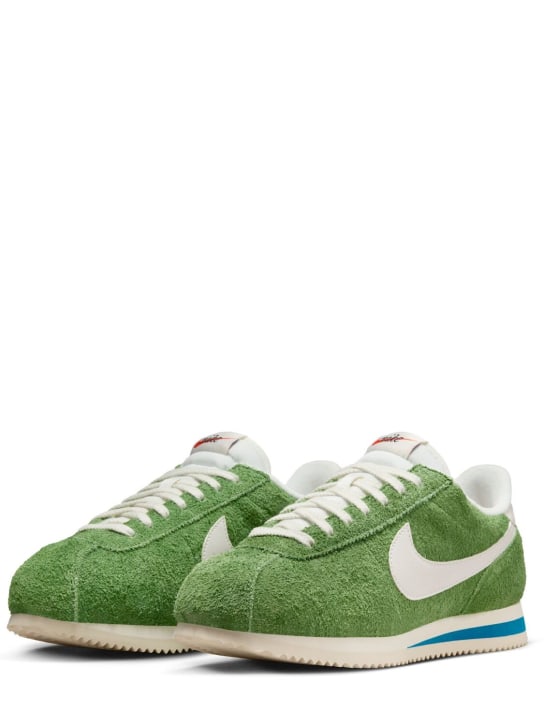Nike: Sneakers „Cortez Vintage“ - Chlorophyll/Sai - women_1 | Luisa Via Roma