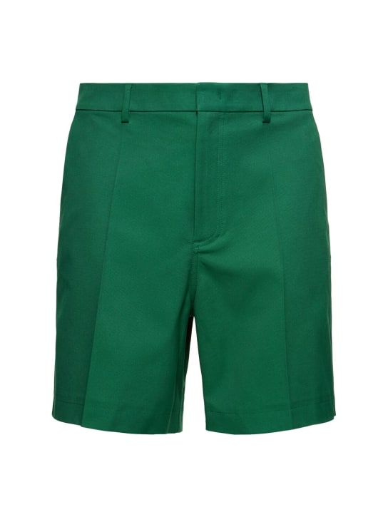 Valentino: Shorts in cotone con dettaglio V - Basil Green - men_0 | Luisa Via Roma