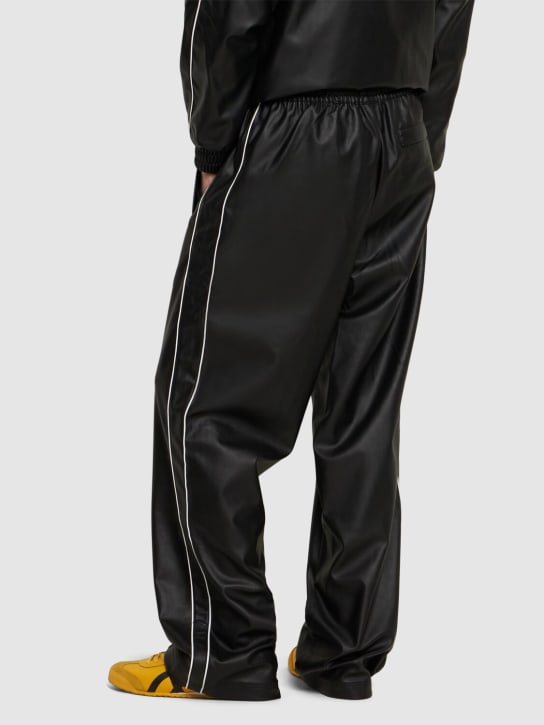 PUMA: Jogginghose aus Kunstleder „T7“ - men_2 | Luisa Via Roma