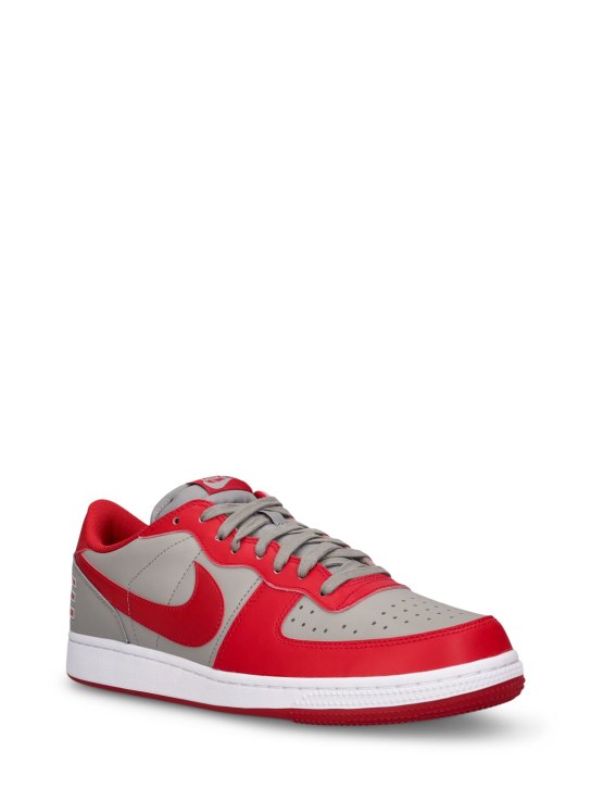 Nike: Terminator Low sneakers - Grey/Red - men_2 | Luisa Via Roma