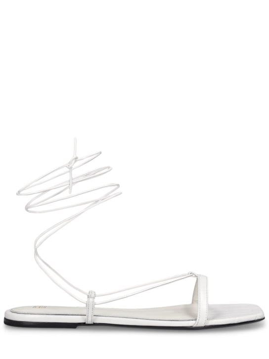 Toteme: Sandales plates en cuir embossé croco 5 mm - Blanc - women_0 | Luisa Via Roma