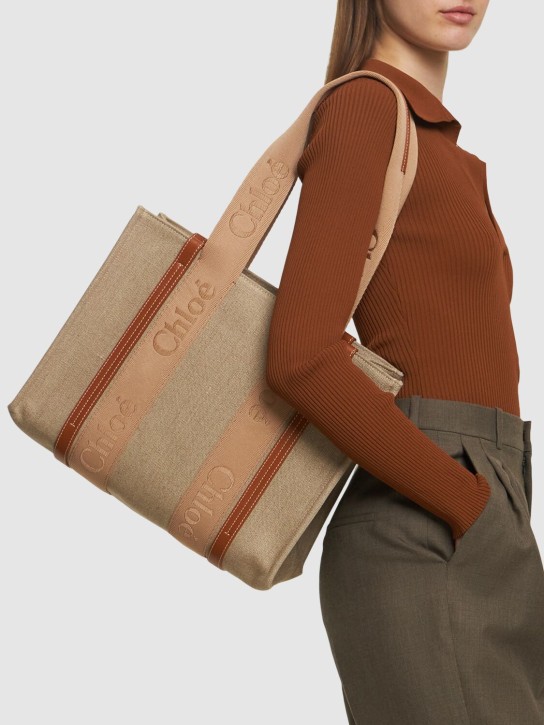 Chloé: Woody embroidered linen tote bag - Soft Tan - women_1 | Luisa Via Roma