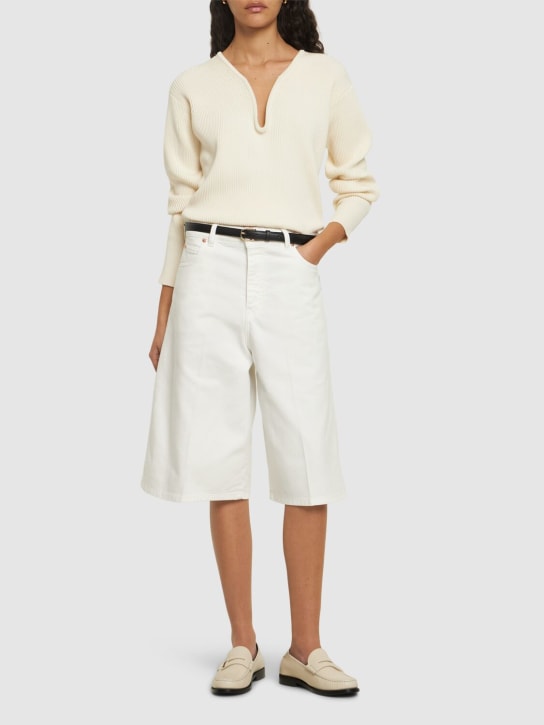 Victoria Beckham: Shorts oversize in cotone - Bianco Effetto Vintage - women_1 | Luisa Via Roma