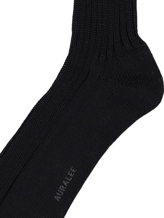 AURALEE: Cotton long socks - Siyah - men_1 | Luisa Via Roma