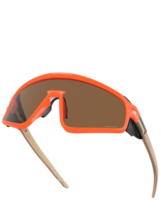 Oakley: Latch TM Panel Mask sunglasses - men_4 | Luisa Via Roma