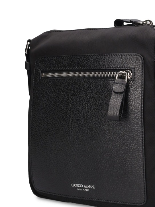 Giorgio Armani: Giorgio Armani logo斜挎包 - men_4 | Luisa Via Roma