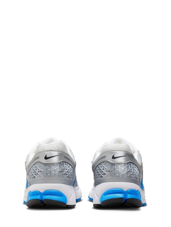 Nike: Zoom Vomero 5 MS sneakers - White - men_3 | Luisa Via Roma