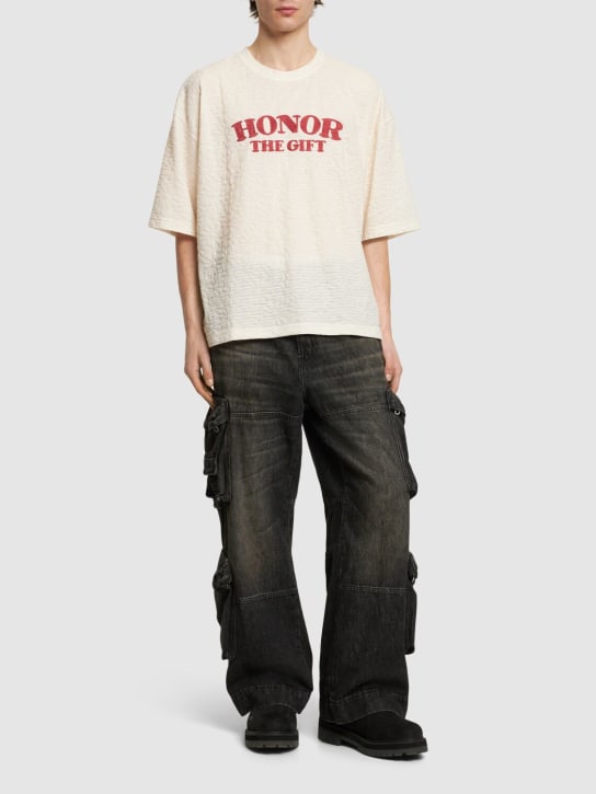 Honor the Gift: T-Shirt mit Streifen „A-Spring“ - Knochen - men_1 | Luisa Via Roma