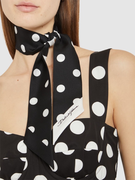 Dolce&Gabbana: Pañuelo de sarga de seda estampado - Negro - women_1 | Luisa Via Roma