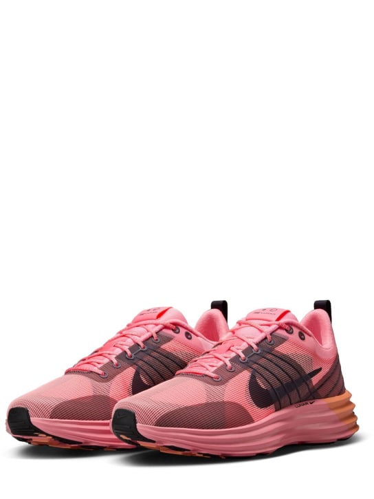 Nike: Lunar Roam sneakers - Pink Gaze/Black - men_1 | Luisa Via Roma